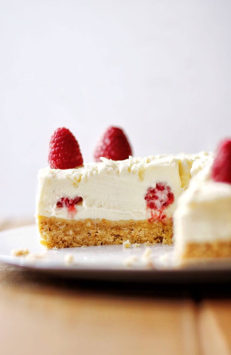 White Chocolate and Raspberry No-bake Cheesecake