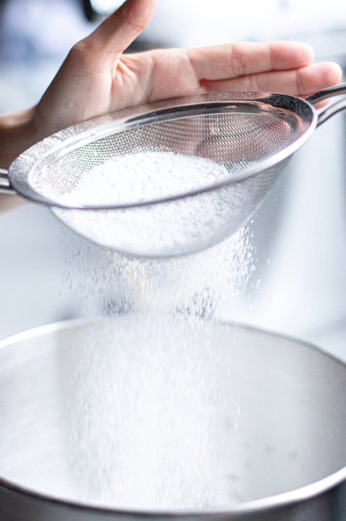 step 2, sieve the icing sugar