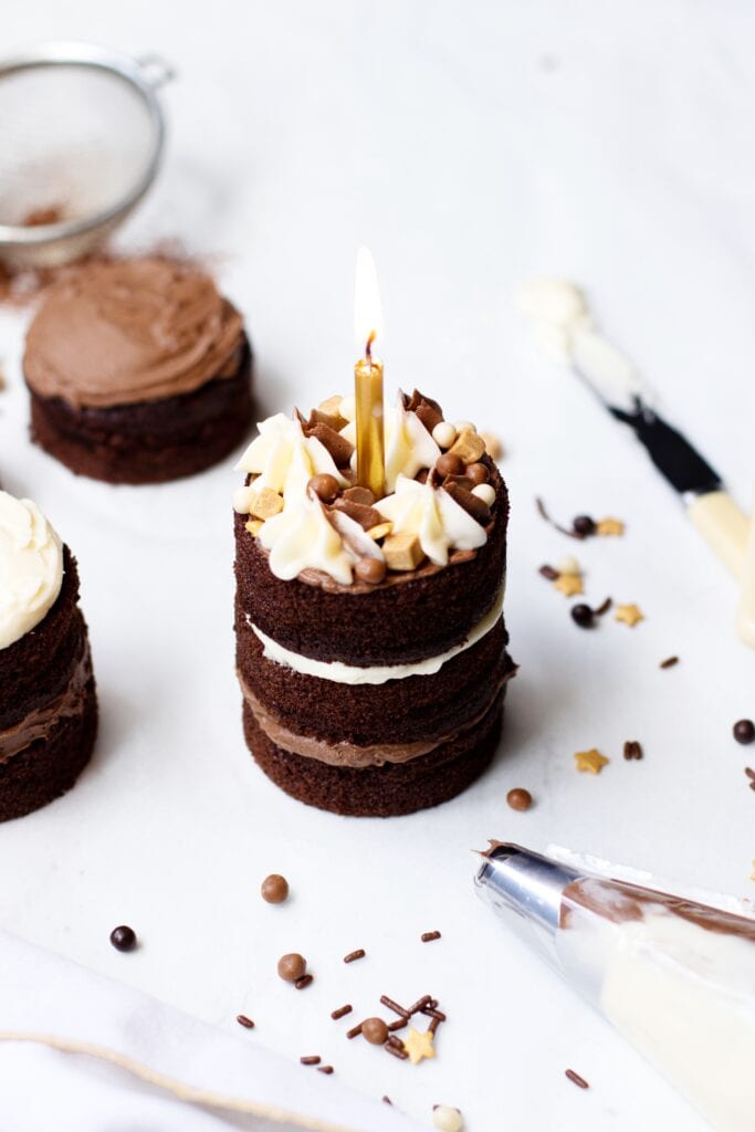 Mini double chocolate fudge cakes