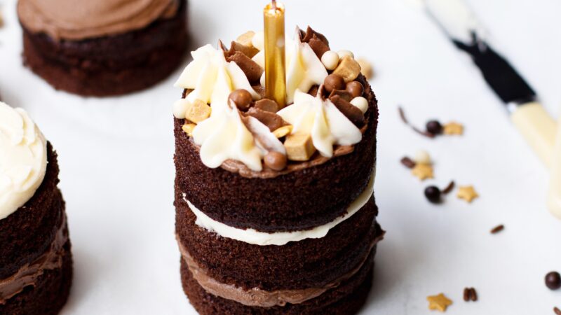 Mini Double Chocolate Fudge Cakes