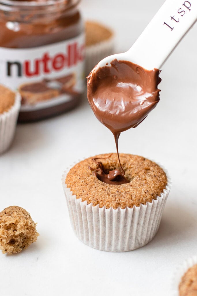 Filling the cupcake with Nutella