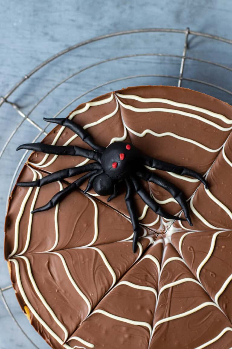 How to make a fondant spider