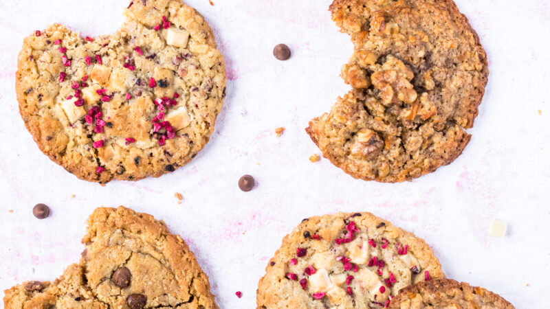 Soft and Chewy Oatmeal Cookies