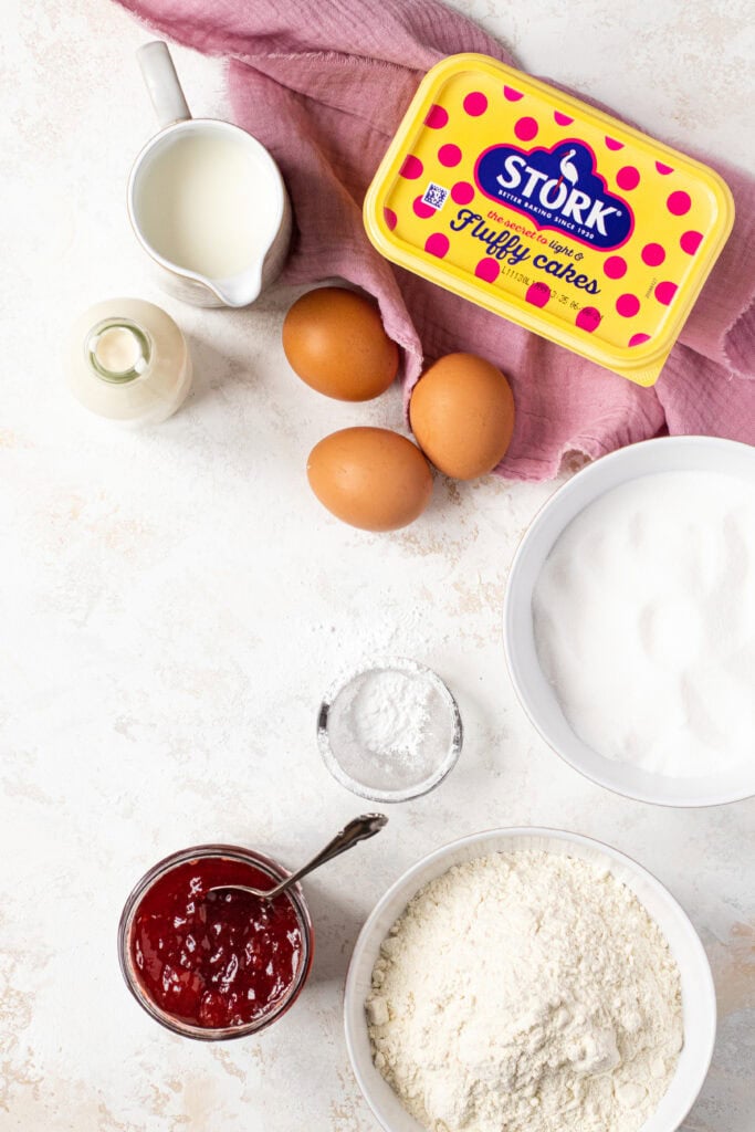 Victoria sponge cake ingredients