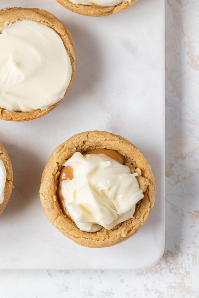 Cookie cups with caramel