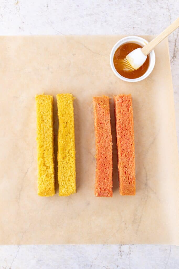 Sliced battenberg sponges