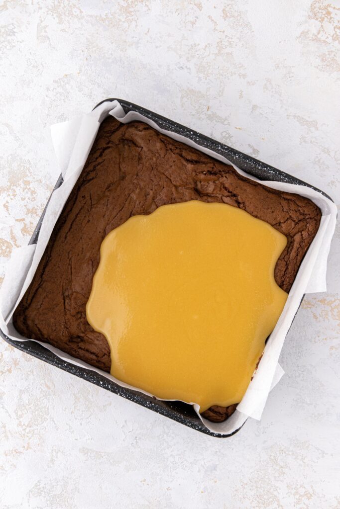 Caramel poured over brownies