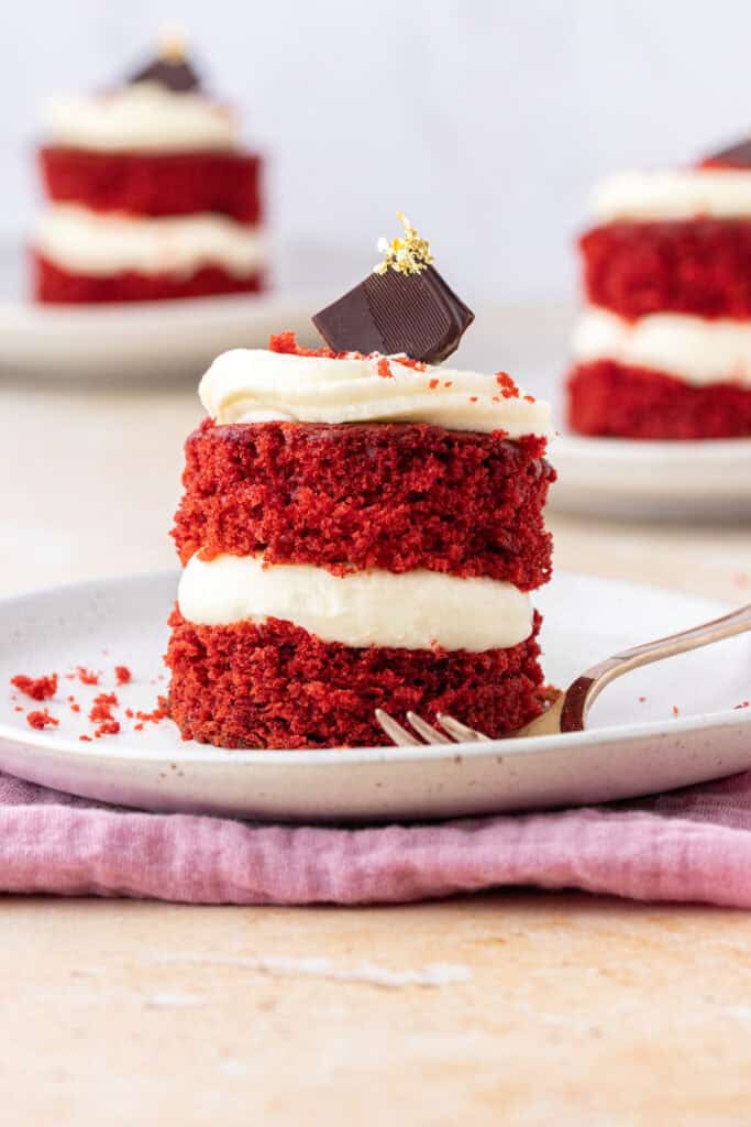 Mini red velvet cakes