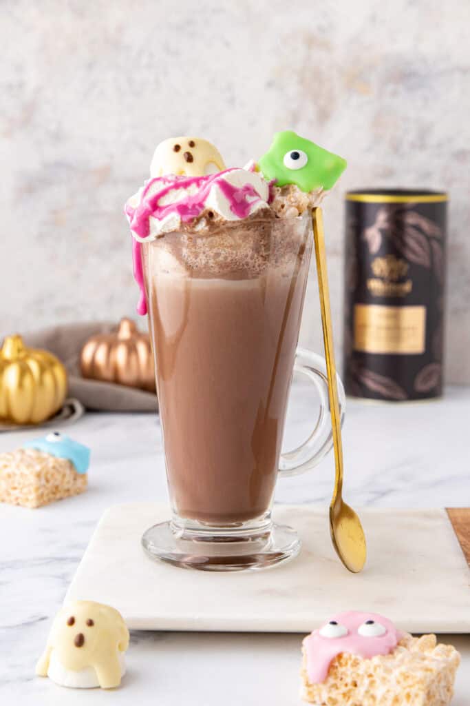 hot chocolate with no-bake halloween treats