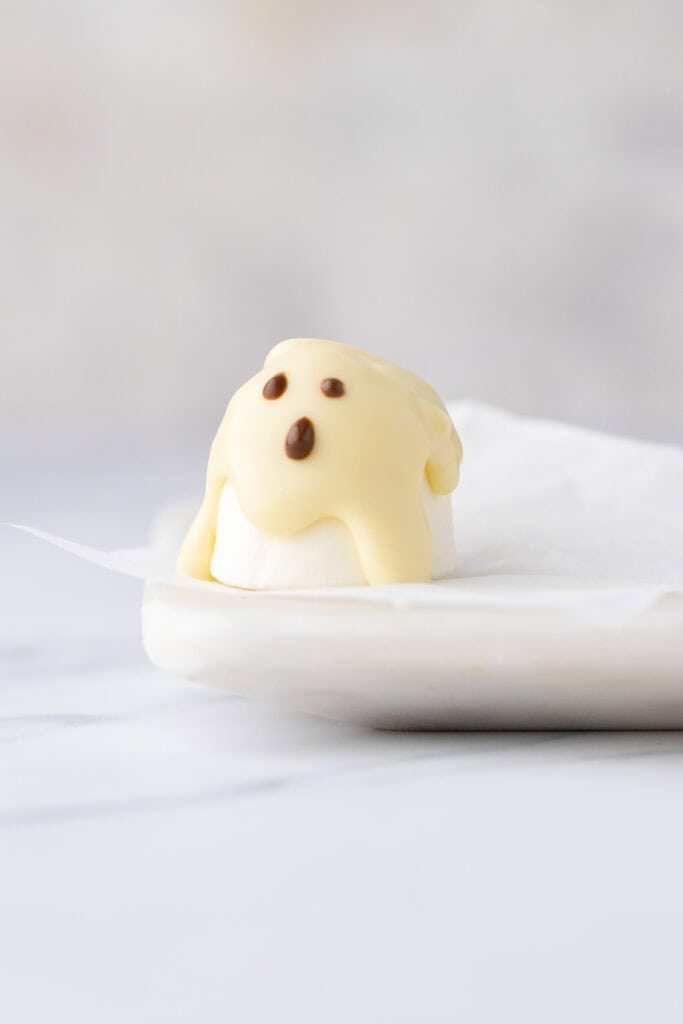 how to make marshmallows ghosts - step 4