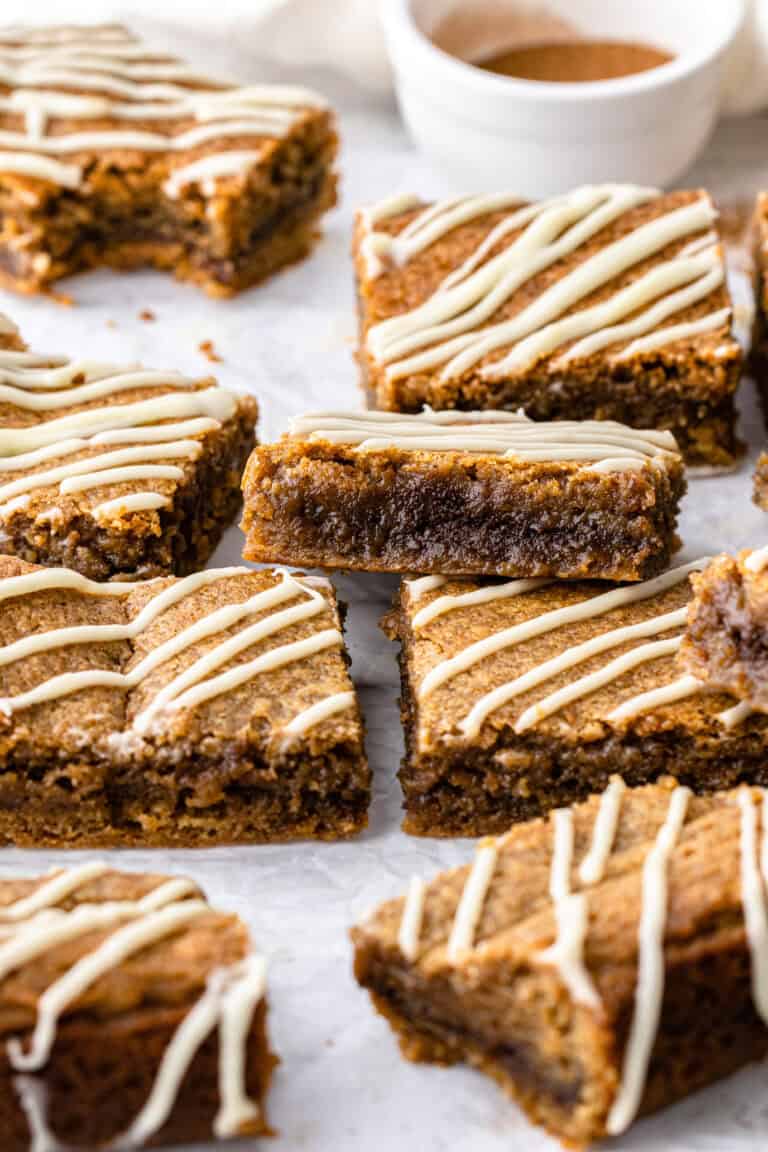 Cinnamon Roll Blondies