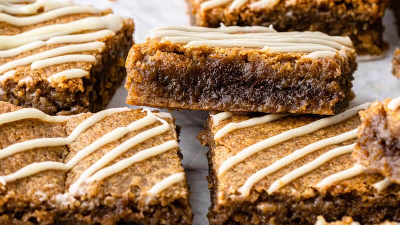 Cinnamon Roll Blondies