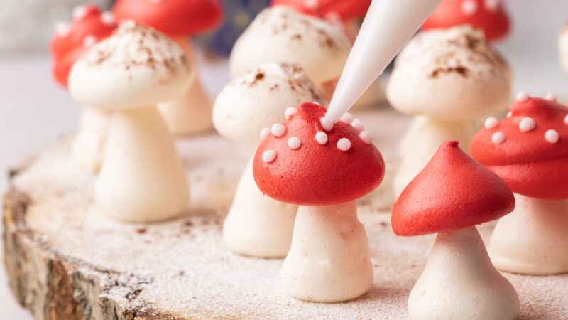 Festive Meringue Mushrooms