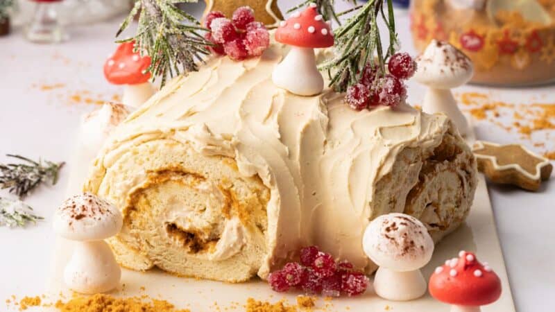 Golden Biscoff Bûche de Noël (Yule Log)