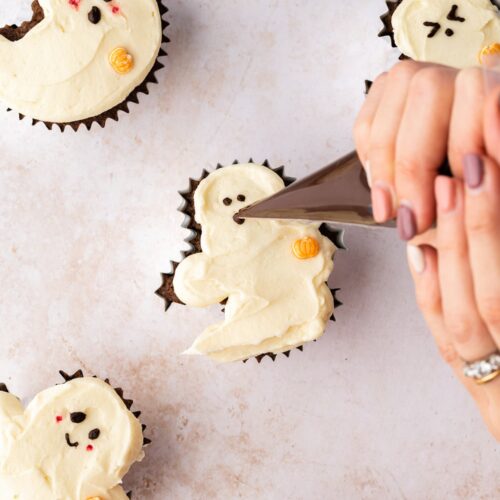 Halloween ghost cupcakes