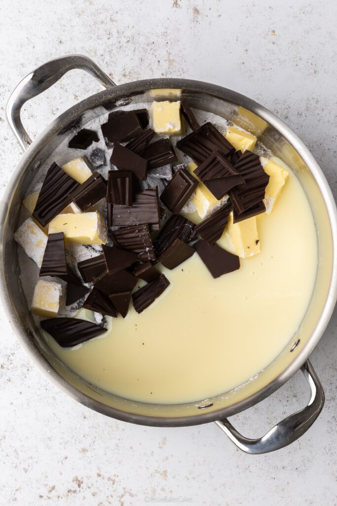 Chocolate fudge frosting ingredients