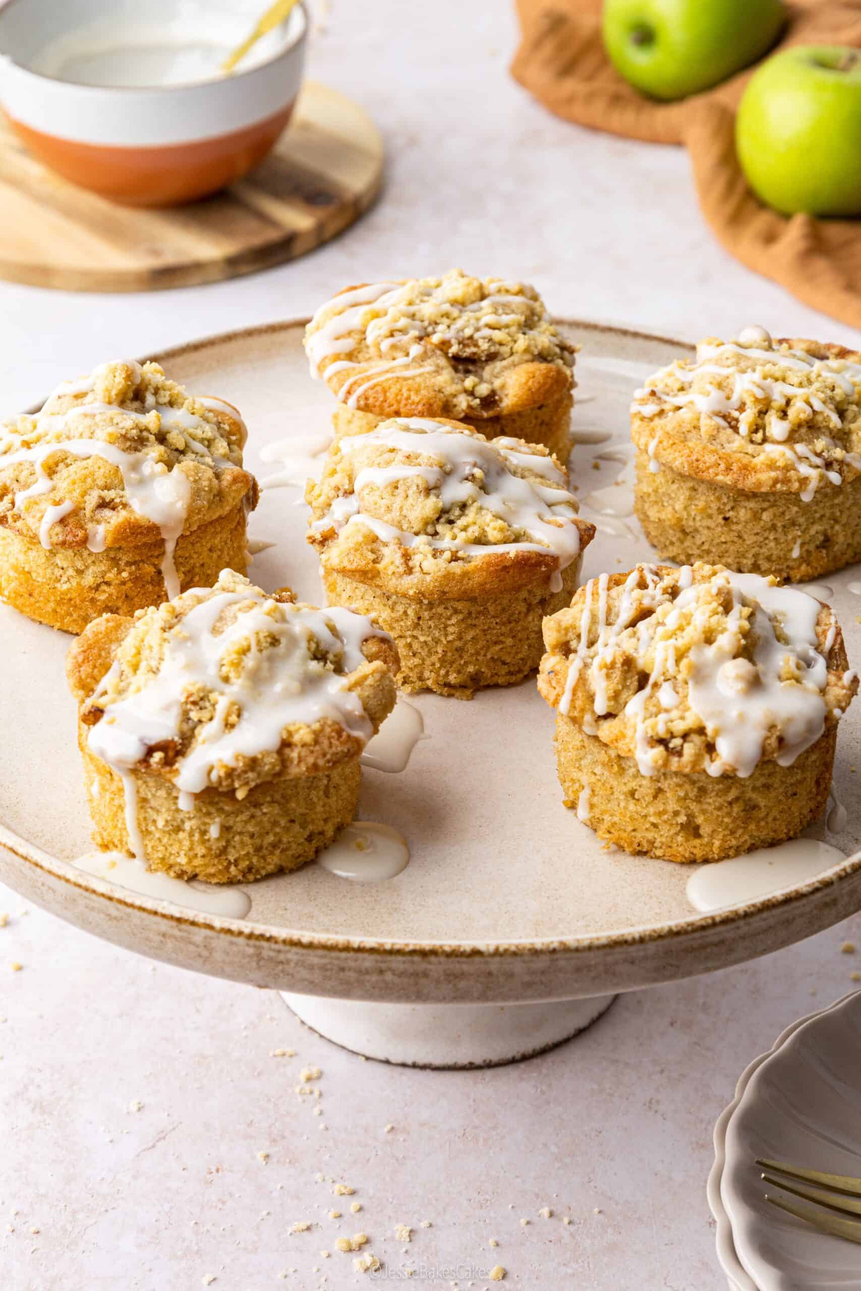 Mini Apple Crumble Cakes