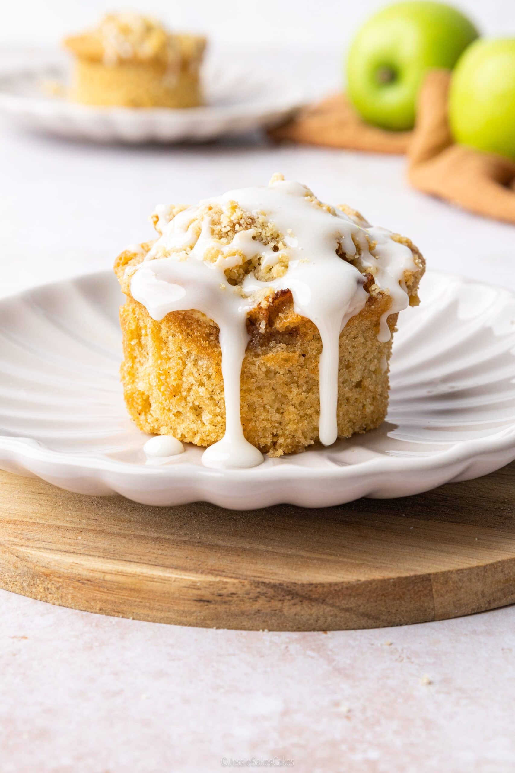 Mini Apple Crumble Cakes