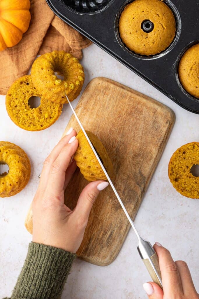 trimming the base of cakes
