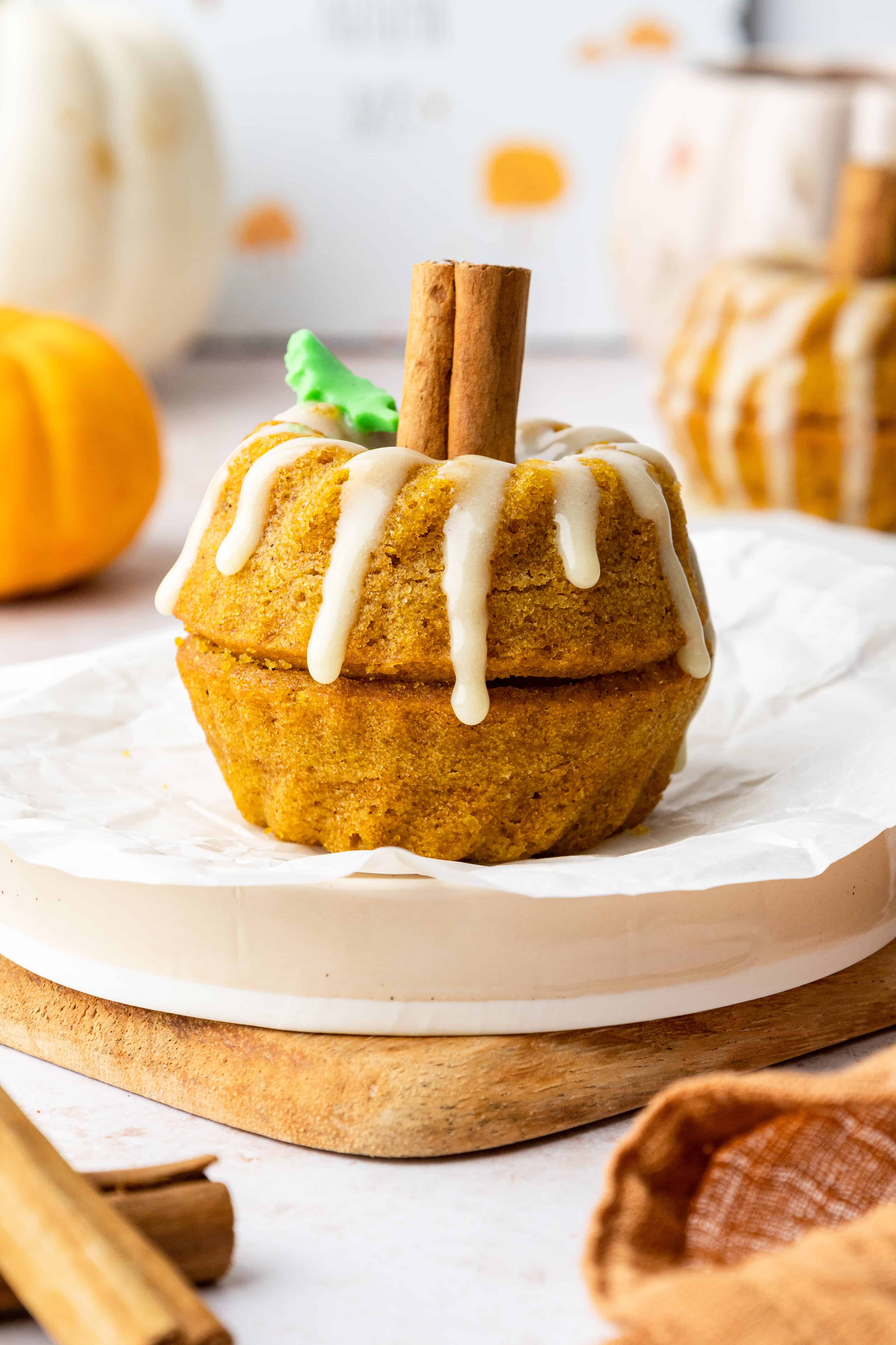 Mini Pumpkin Cakes