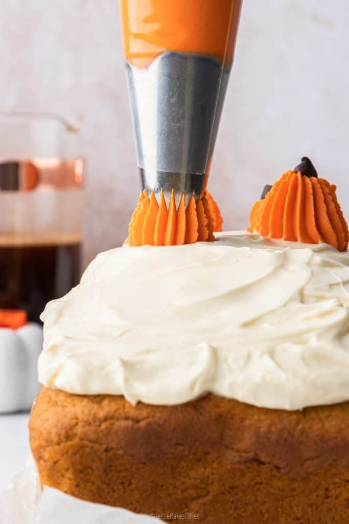 piping buttercream pumpkins