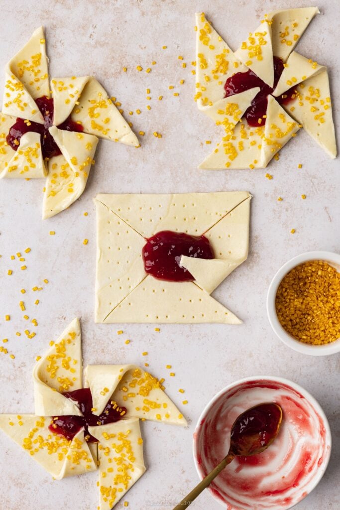 How to Assemble catherine wheel Pastries