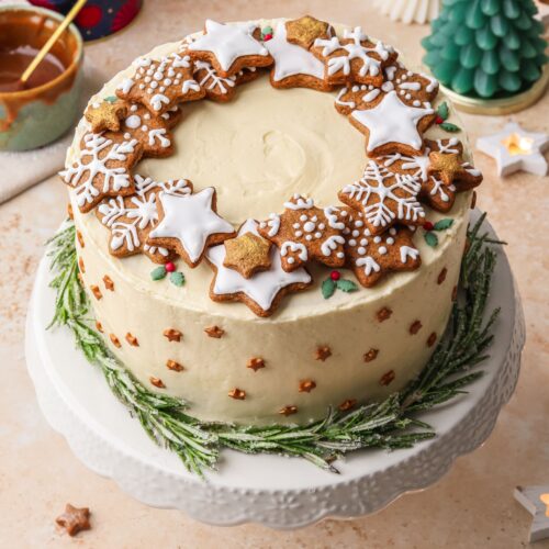 Chocolate-Gingerbread-Wreath-Cake