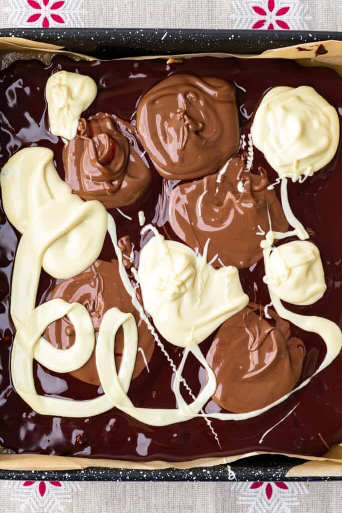 How to Marble the Chocolate Topping