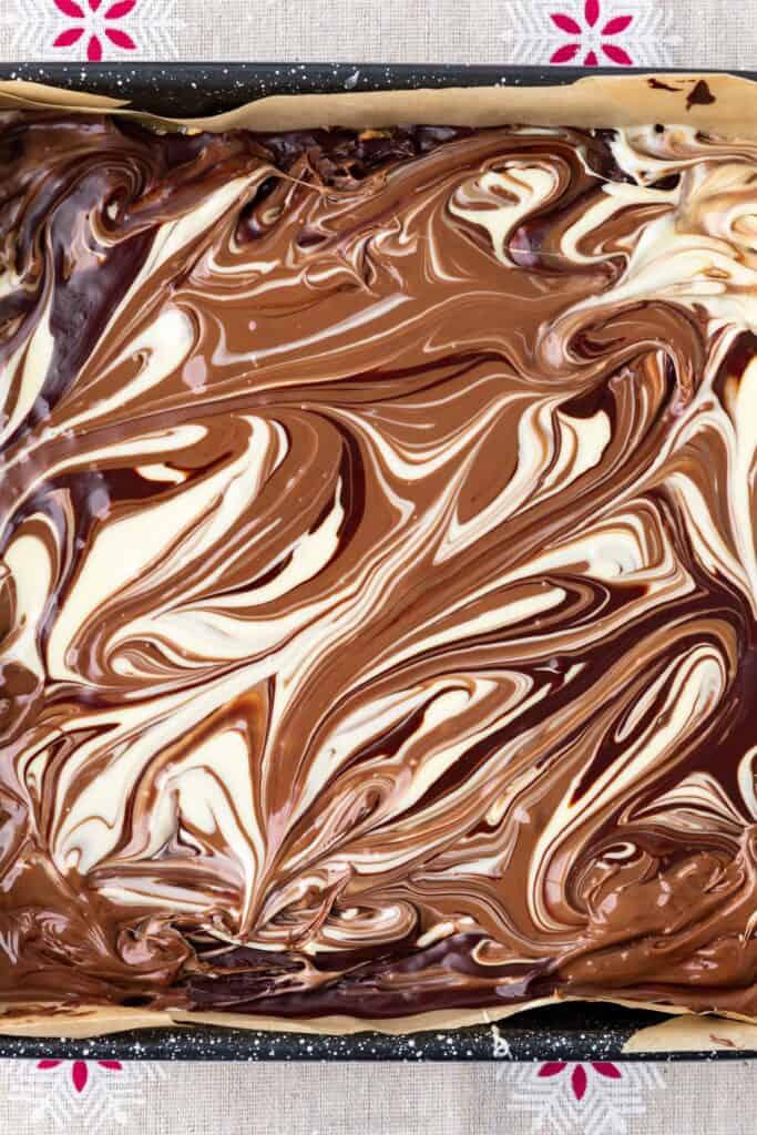 How to Marble the Chocolate Topping