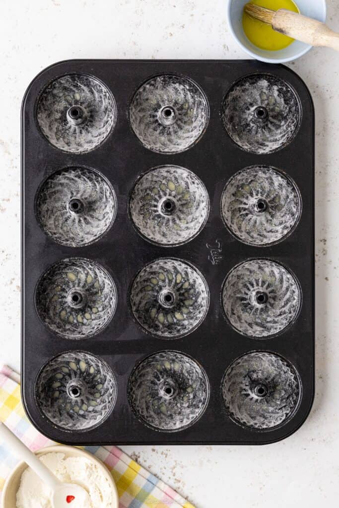 greasing cake bundt tin