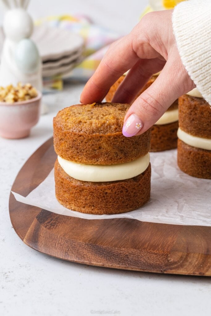 layering mini carrot cakes