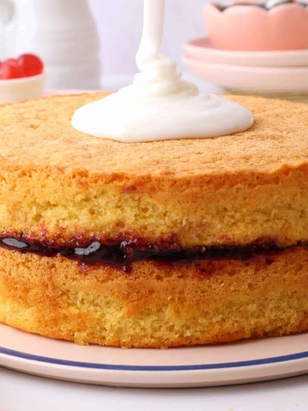 icing cake