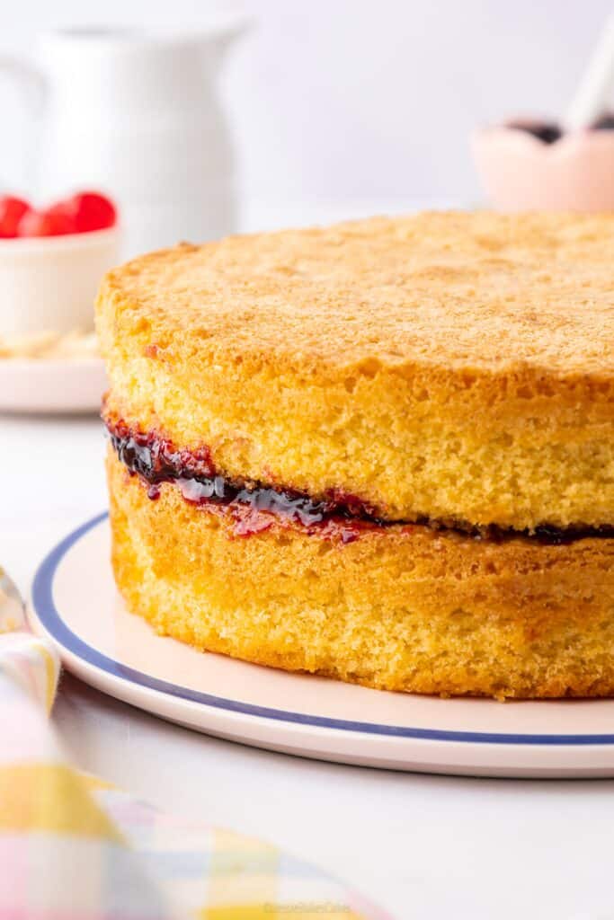 sandwiching cakes together