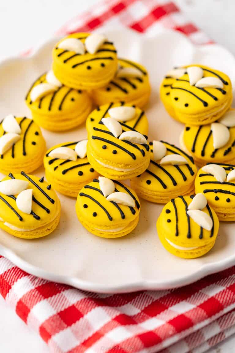 Bee Macarons