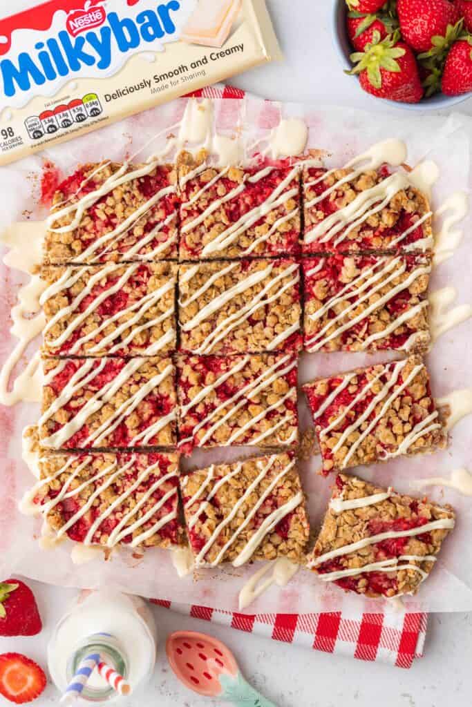 strawberry crumble bars