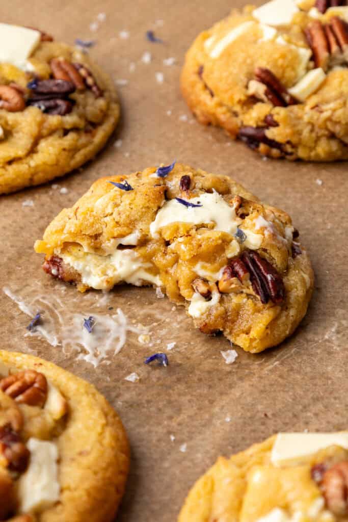 Earl Grey, White Chocolate & Toasted Pecans Cookies